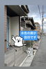 お店は水色の扉が目印「お店の外観と駐車場 岡山市北区パン屋 Bancho Bakery」