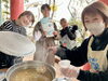「😋体も心もポッカポカ鶏団子汁✨壷焼き芋は完売❗️子ども喜ぶ駄菓子屋さん👧👦地域で楽しもう⭐️西新小岩『にじいろマルシェ🌈』ハンドメイドと地元グルメが楽しめる！2025年2月22日（土）12時〜15時 in すずうらホーム」