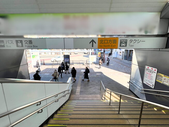 ①西船橋北口から出て左へ「西船橋駅徒歩1分!ヤマゴリラへのアクセス!」