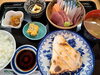 ブリカマの塩焼き＋刺身盛り合わせ定食　2500円「ブリカマの塩焼き＋刺身盛り合わせ定食、小鉢3品付き　2500円」