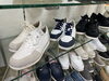 カラーは3色✨「大人気のホワイト入荷しました👟 靴のフィッティングの専門家がいるお店です😊」
