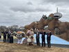 みんなでイシツブテのポーズ！「イシツブテ公園inきたかみ開園式に行って来ました！」