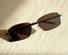 「今回のご依頼は目が隠れるぐらいの濃さで🕶✨」