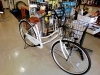 ワイヤーカゴ、グリップ・サドルブラウン仕様「ファミリーサイクル(ママチャリ)入荷しました！【自転車販売・修理のIZUMO BICYCLES】」