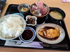 銀宝の煮付け＋刺身盛り合わせ定食　　2500円「銀宝(ぎんぼう)の煮付＋刺身盛り合わせ定食、小鉢付き　2500円」