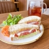 店内で熱々のホットサンドをどうぞ！「ルプスのBLTホットサンド」