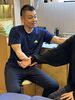 問診風景「肩甲骨の可動域を増やし、肩や首の重みを楽にしませんか？（整体室BODYCAREろはす　江南市　扶桑町　大口町　犬山市）」