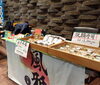 前回のイベントの様子です。「4/28(月)　「ヤサカ健康フェスティバル」焼き鯖、味噌　販売いたします😄　日本酒と季節料理の店　隠れ酒家　風雅🍶　」