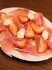 季節限定料理はぜひ！【生ハムと苺とリコッタチーズ】「【GWゴールデンウィーク営業日程】市川のフレンチビストロでおしゃれディナーを♪」
