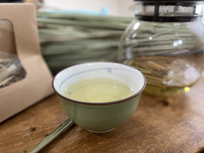 香ばしい香りと甘さが美味しい“焙煎マコモ茶”「【ただの草じゃなかった】マコモの波動で運気が爆上がり!?」