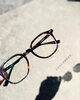 「リムが個性的なウェリントンのデミ柄メガネ👓」