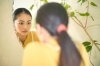 「鏡でセルフチェック👅 その舌、体からのメッセージかも？ ―季節の変わり目は“内側の変化”にもご注意ください。」