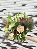 フェンネルやフリルミントとカーネーション「お母さんに贈る花束」