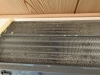 熱交換器にもホコリやカビがついています「梅雨前のエアコンクリーニングで喘息・アレルギー対策も万全に！」