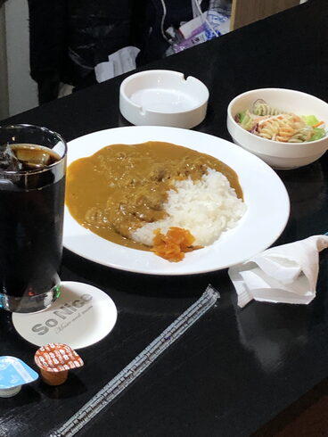 カレーの日「今週末は「カレーの日」!マスターこだわり手作りカレーと昼ディスコでお待ちしています」