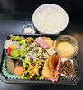 びかつ弁当1200円(税込)「看板商品の「健康弁当」―すみだモダン認証！食物繊維たっぷりのバランス弁当をどうぞ」