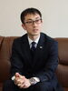 「経営方針継ぎ堅実に」