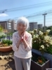 今年100歳の方です。素敵で可愛い。笑顔は大事🤗「99歳のご入居者様で～す。　こんなにｶﾜ(・∀・)ｲｲ!!99歳はなかなかいませんよ🤗」