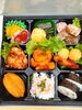 「お弁当　折詰め　🎵」