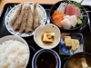 メヒカリの唐揚げ+刺身盛り合わせ定食 2300円「メヒカリの唐揚げ+刺身盛り合わせ定食、小鉢2品付き 2300円」