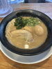 ラーメン「編集部ランチにこだわりの一杯！濃厚白濁スープのとんこつラーメンでパワーチャージ」