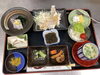 「本日の和定食は新鮮刺身と豚しゃぶの贅沢御膳です」