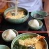 彩り豊かな豊味うどん&そばセット！自慢の具材と手作りおにぎりで満喫