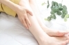 「その足のむくみ、実は“便秘”が原因かも！？〜薬に頼らず、体の中からめぐりを整える〜」