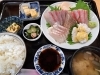 刺身盛り合わせ定食、小鉢付き　2000円「刺身盛り合わせ定食、小鉢3品付き　2000円」