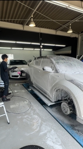 コーティング前の予備洗浄「コーティング施工前の“予備洗車”に込めたこだわり」
