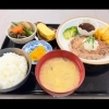 「「お昼も夜も、美味しいごはんをどうぞ。中央食堂はランチ・ディナー営業しています！」」