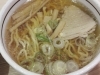 「塩と醤油、2つの味を一度に楽しめるハーフ＆ハーフラーメンが登場！」