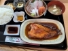 赤ハタの煮付け+刺身盛り合わせ定食 2500円「赤ハタの煮付け+刺身盛り合わせ定食、小鉢3品付き 2500円」