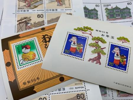 古切手、印紙、年賀はがき 買取 バラOK 印紙OK「年賀切手、シート切手、バラ切手 お買取りさせて頂きました。 切手と貴金属買取 「金町は大黒屋です」 大黒屋 金町買取センター(金町駅北口徒歩1分) 提携駐車場 ヴィナシス金町パーキング 安心の256台」