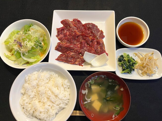 ハラミランチ(1,280円)「夏休み・お盆のランチはご家族で!山形牛・米の娘ぶたを使用したランチセットも大人気♪」