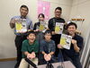 実行委員長増田さんと参加者のあきくんとみのるくん「ボイス・キュー「第539回 おつまみちょ～だい２」街中だがしや楽校運営協議会実行委員長の増田さんと参加者のあきくんとみのるくん出演！」