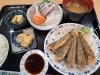 メヒカリの唐揚げ+刺身盛り合わせ定食 2300円「メヒカリの唐揚げ+刺身盛り合わせ定食、小鉢付き 2300円」