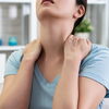 ガチガチ肩こりの原因は、ミネラルの不足の可能性が「何をしても変わらないガチガチ肩こり、足がつる💦　その原因はミネラル「マグネシウム不足」かも⁉︎」