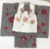 白地に友禅の手描き模様の被布コートを合わせて❣️「お宮参り着物を三歳七五三用にアレンジ!特別なコーデをご紹介」