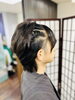 「問屋町レンタル着物 個性が光るメンズ和装ヘアセット──刈り上げ×編み込みのスタイリッシュスタイル紹介」