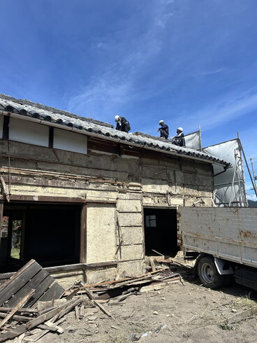 家屋解体工事「住まいの困り事❗️どこに頼めば良い❓何なりと弊社にお気軽にお声掛けください!株式会社NAOカンパニー!」