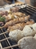 焼き鳥「立ち飲み席で楽しむ!おすすめオリジナル串と生ビール半額特集」