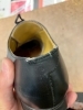 かかとの履き口は擦れるので傷みやすい部位です。「お気に入りほど傷みがち。早めの手当てが重要です！【合カギ・靴修理はプラスワン野田阪神店！】」