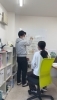 先生と一緒に勉強を頑張る生徒「計算ミス克服で前向きに！生徒の成長ストーリー【大分市の個別指導塾/大分駅前校/高校受験/大学受験/定期テスト対策/英検/中学生勉強法/高校生勉強法】」