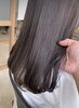 「透明感グレージュで叶える秋の暗髪カラー」