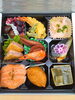 「お弁当　折詰め　つまみ折り　🎵」