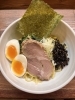「秋におすすめ！味玉トッピングでまろやか油そばを楽しもう」