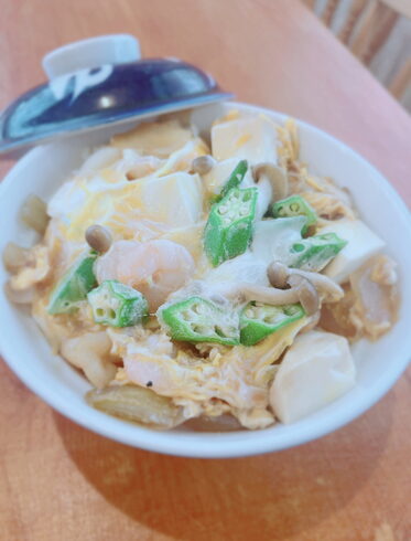 海老と豆腐のふわ卵丼「10/4 Today’s Special 海老と豆腐のふわ卵 日替わり おすすめ ランチ 夜ご飯 木更津 中華 金龍」