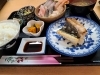 マダカの塩焼き＋刺身盛り合わせ定食2600円「マダカの塩焼き＋刺身盛り合わせ定食　2600円」
