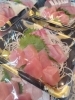 「今日は時化で魚は少なめですが釣りのハマチが390円です😁✨」